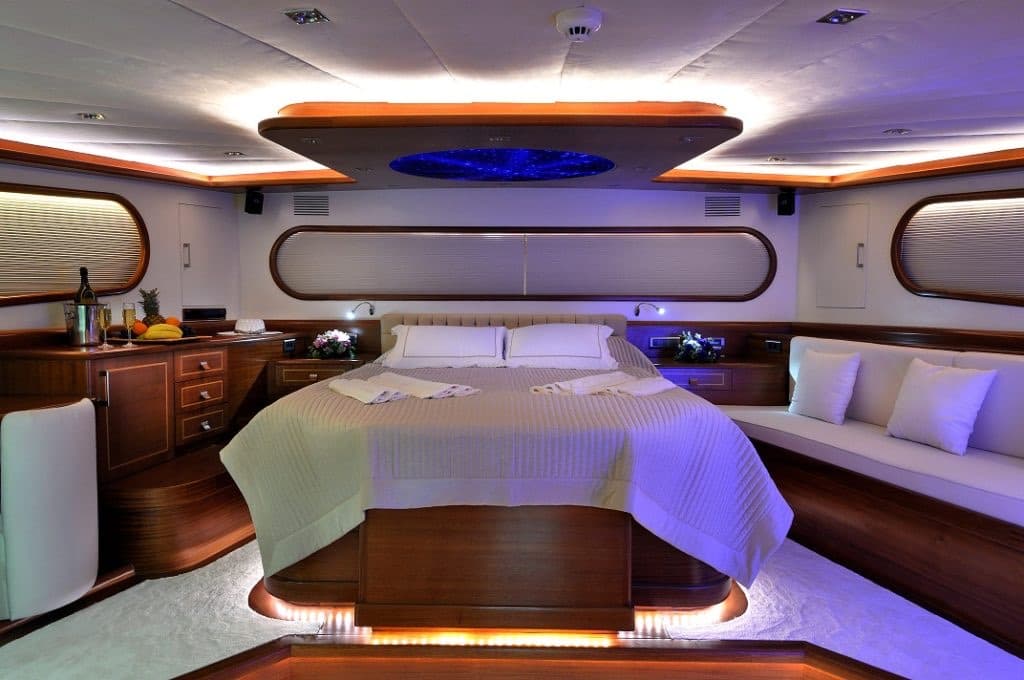 King size yataklı master kabin